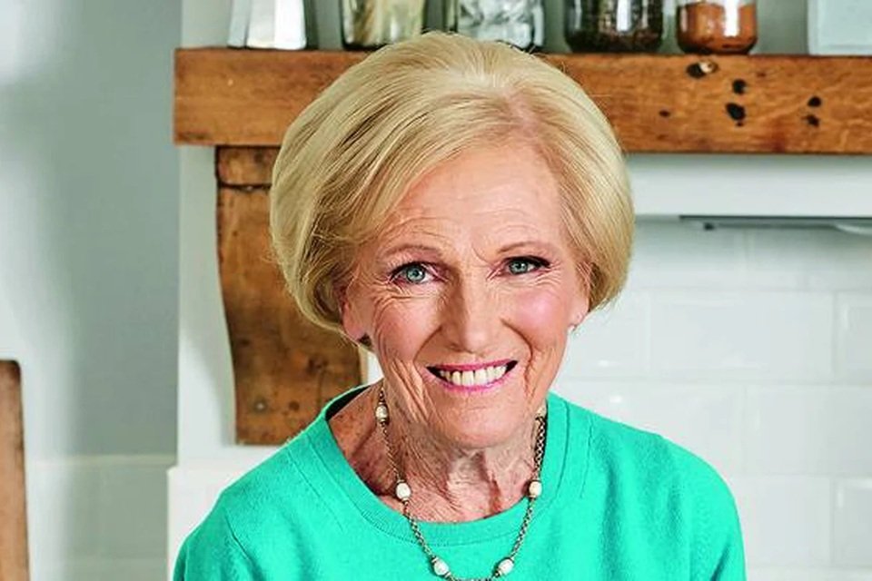 mary berry age