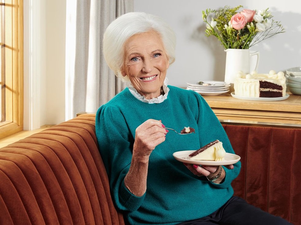 mary berry age