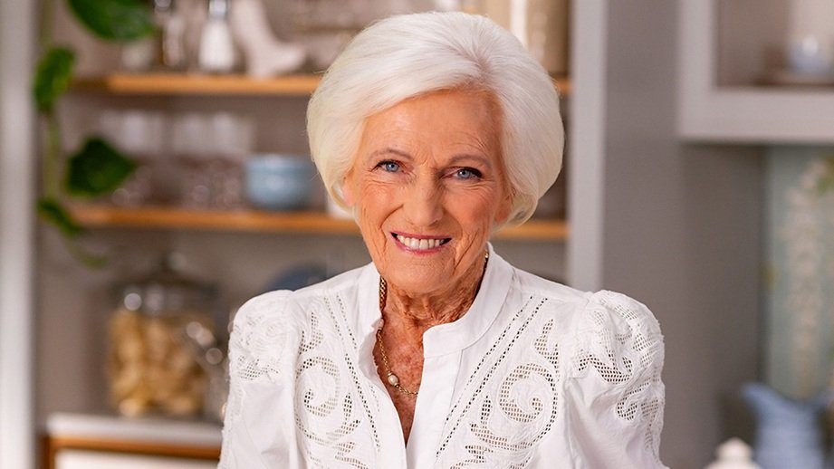 mary berry age