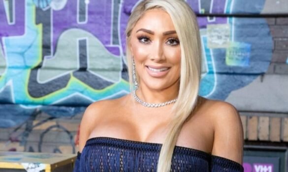 nikki mudarris age