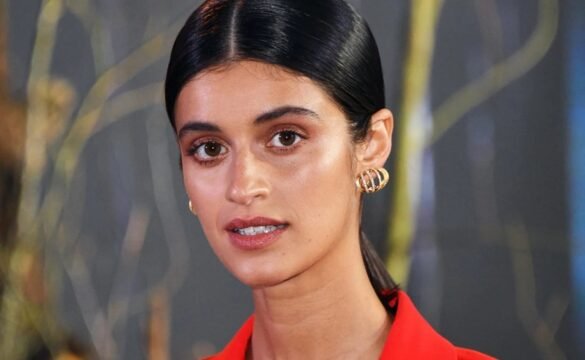 anya chalotra age