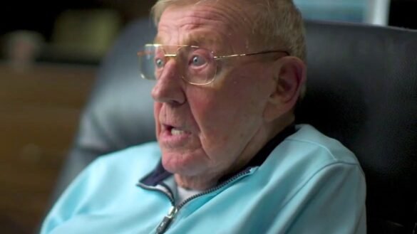 lou holtz age
