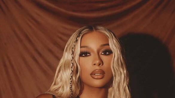 victoria monet age