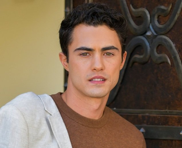 darren barnet age